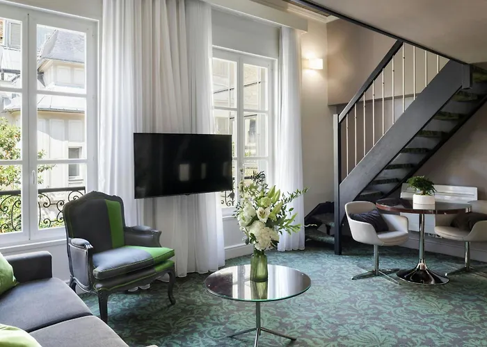 Renaissance Paris Nobel Tour Eiffel Hotel